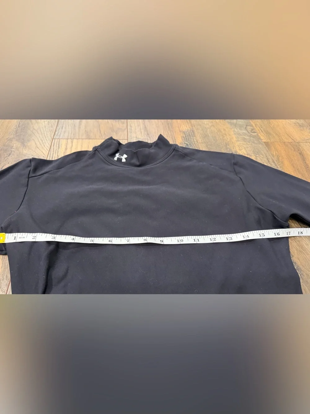 Under Armour Fitted Mock Neck Long Sleeve Athletic Top Base Layer, Youth Size XL